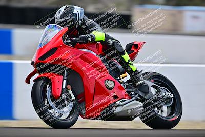 media/Apr-18-2025-TrackDaz (Fri) [[45f5874c44]]/B Group/Session 4 (Turn 6 - Outside)/